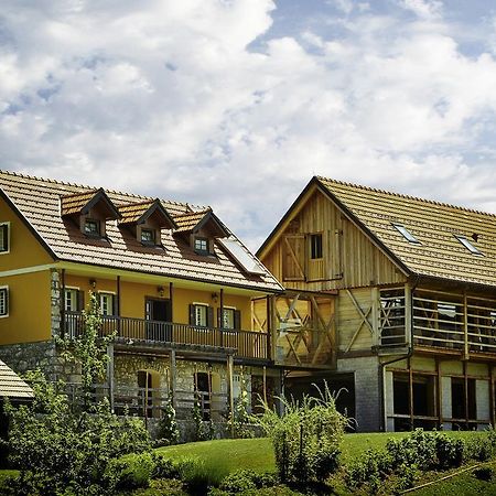 Guest House Kalska Domacija Semic Eksteriør billede